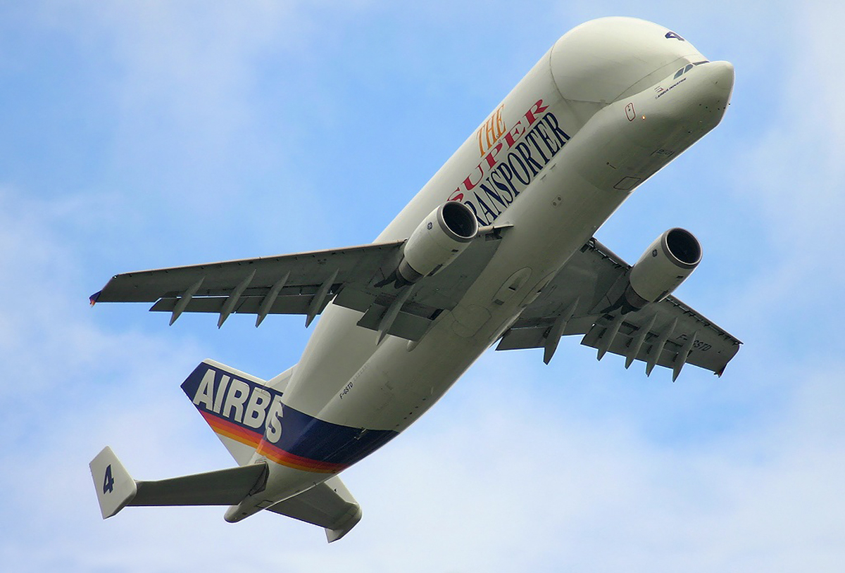 Тяжелый транспортный самолет Airbus A300-600ST Beluga