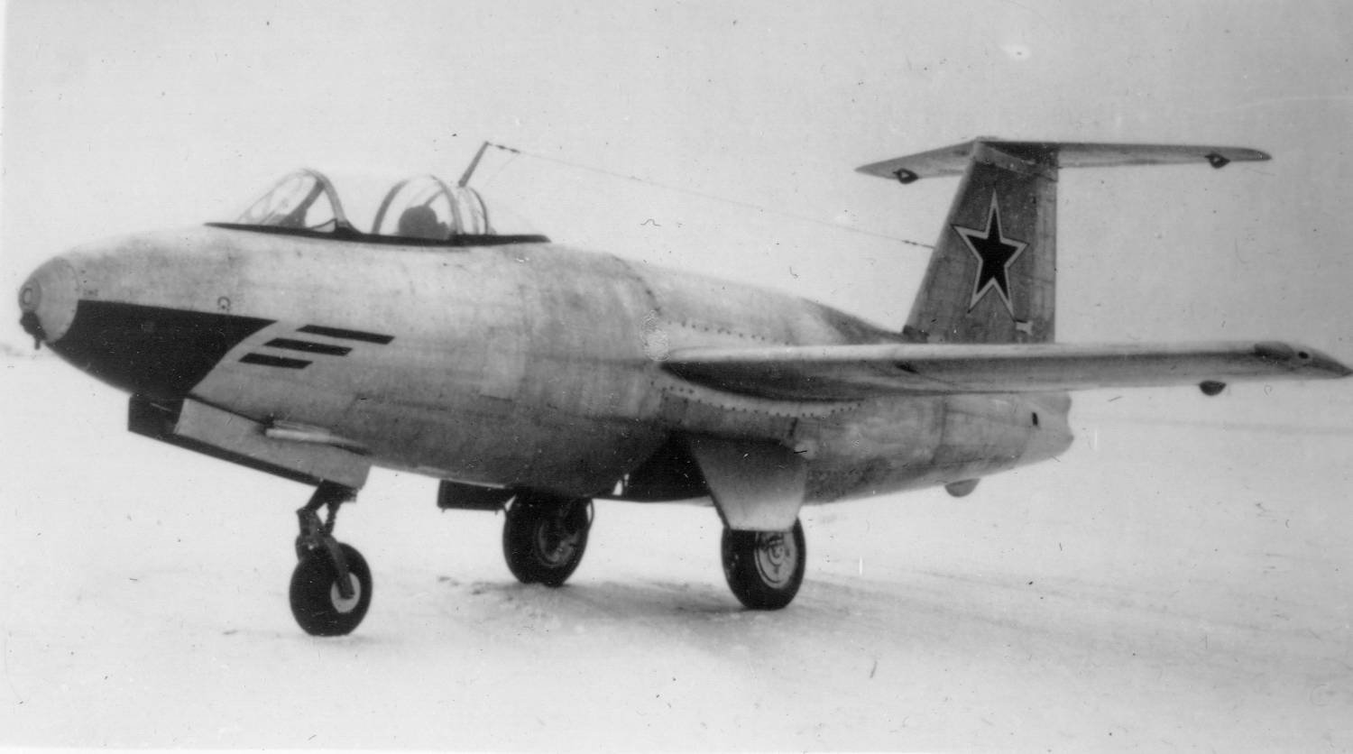 Истребитель И-270