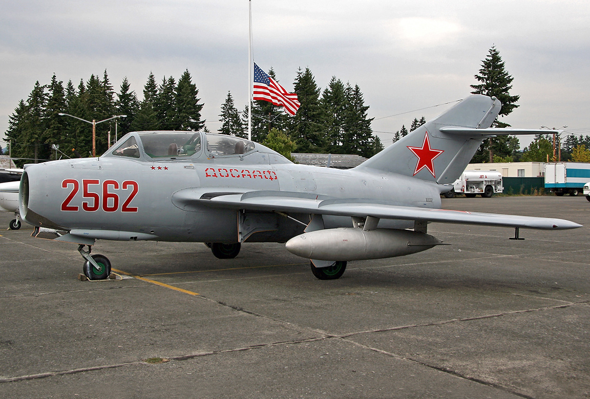 Истребитель МиГ-15УТИ