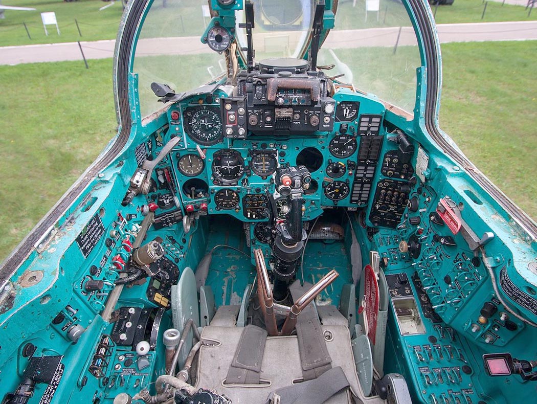 Кабина МиГ-27