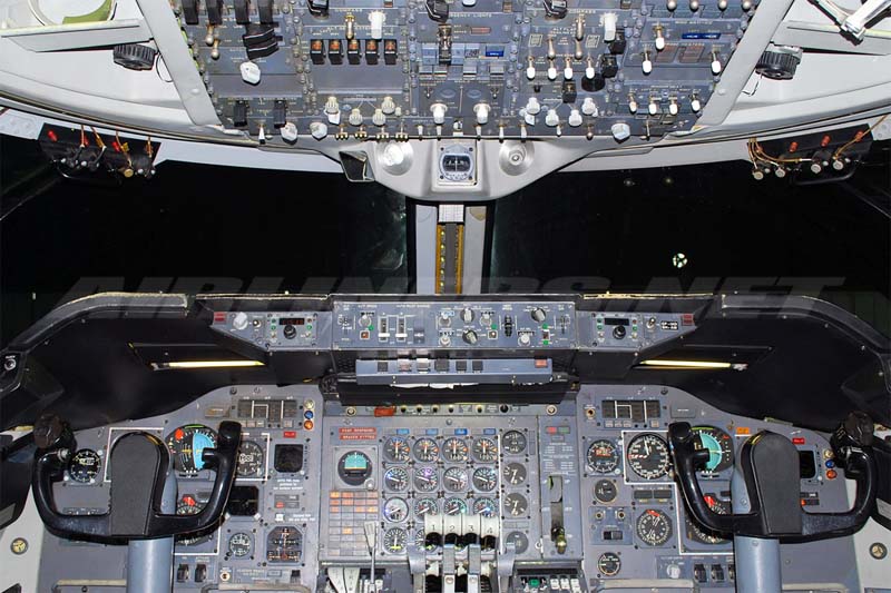 Кабина пилотов Boeing 747SP