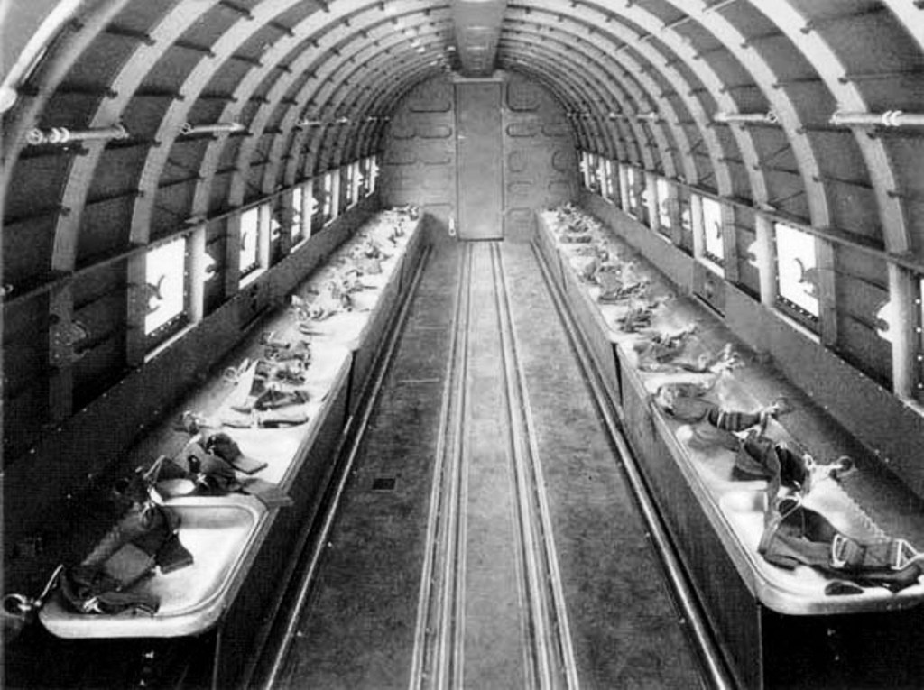 Салон самолета Douglas C-47