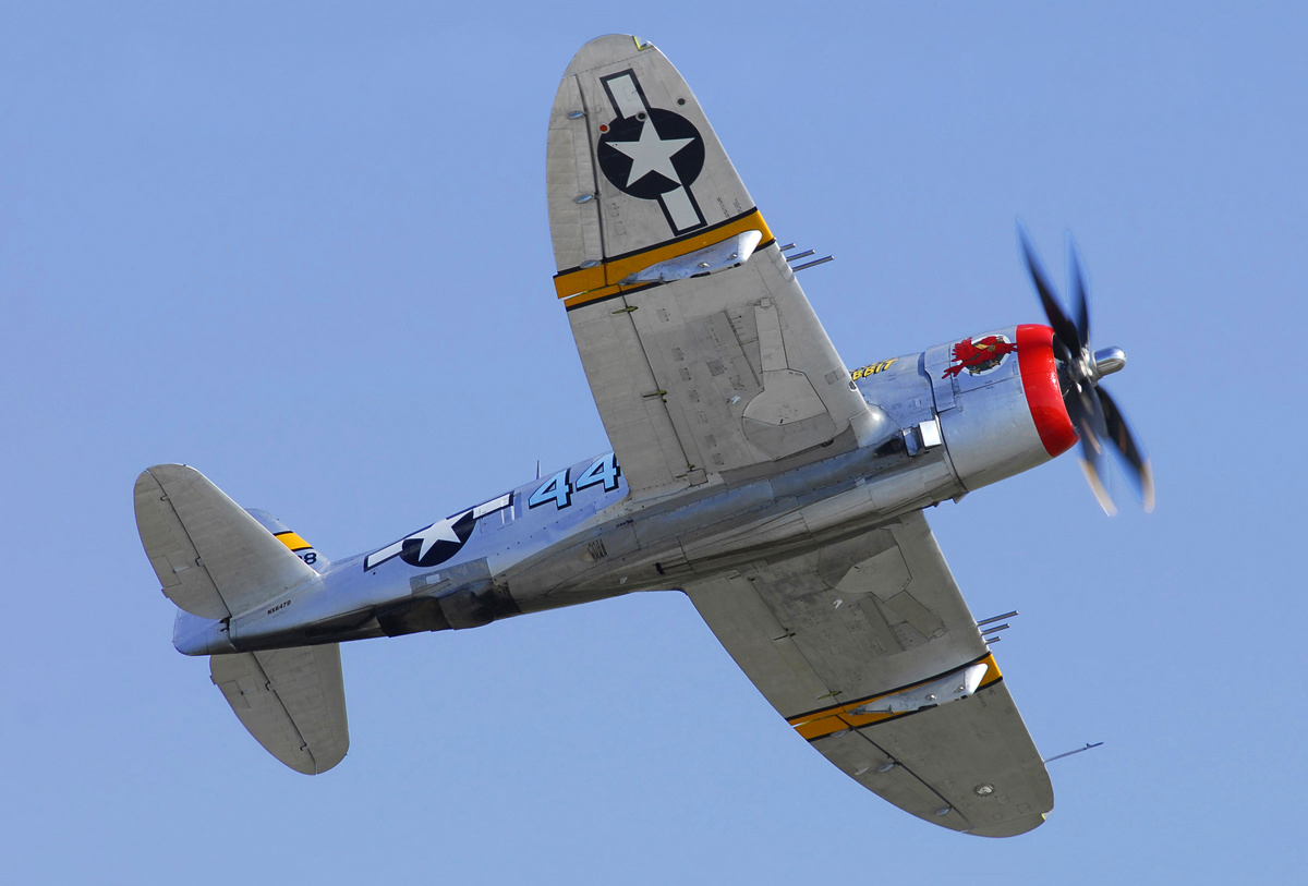 Истребитель-бомбардировщик Republic P-47 Thunderbolt