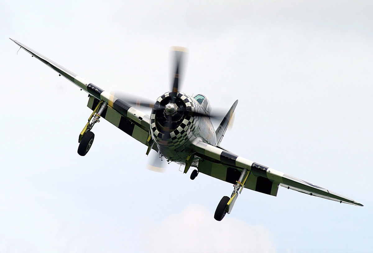 Истребитель-бомбардировщик Republic P-47 Thunderbolt