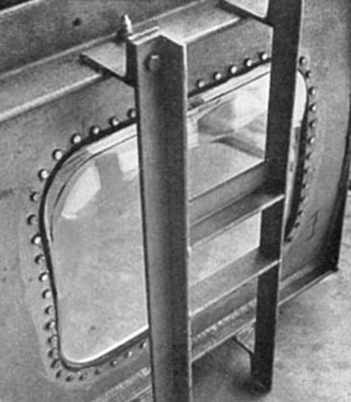 Иллюминатор Comet на стендовых испытаниях