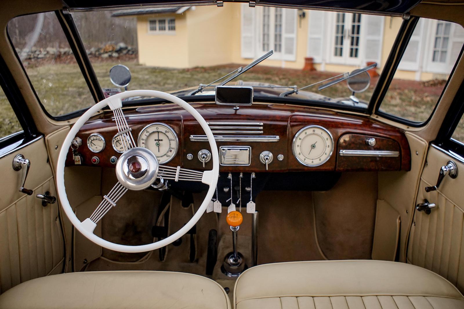 Салон Tatra T87