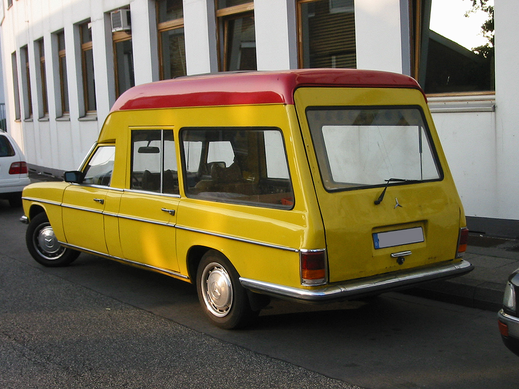 Mercedes-Benz W114 ambulance