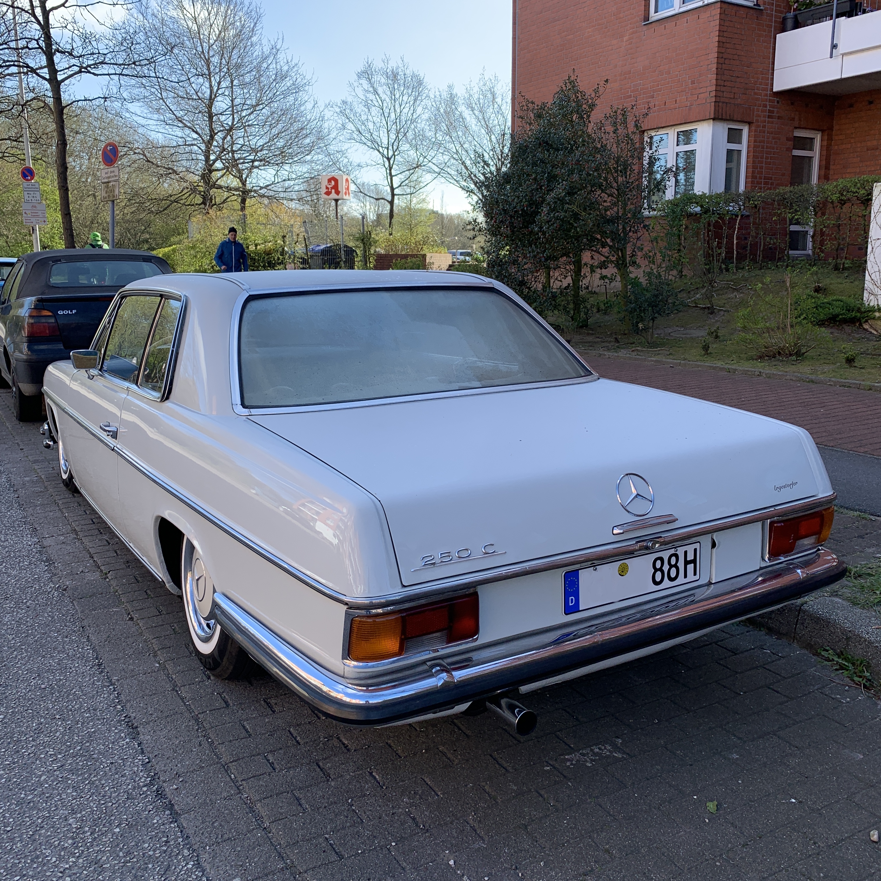 Mercedes-Benz W114 coupe