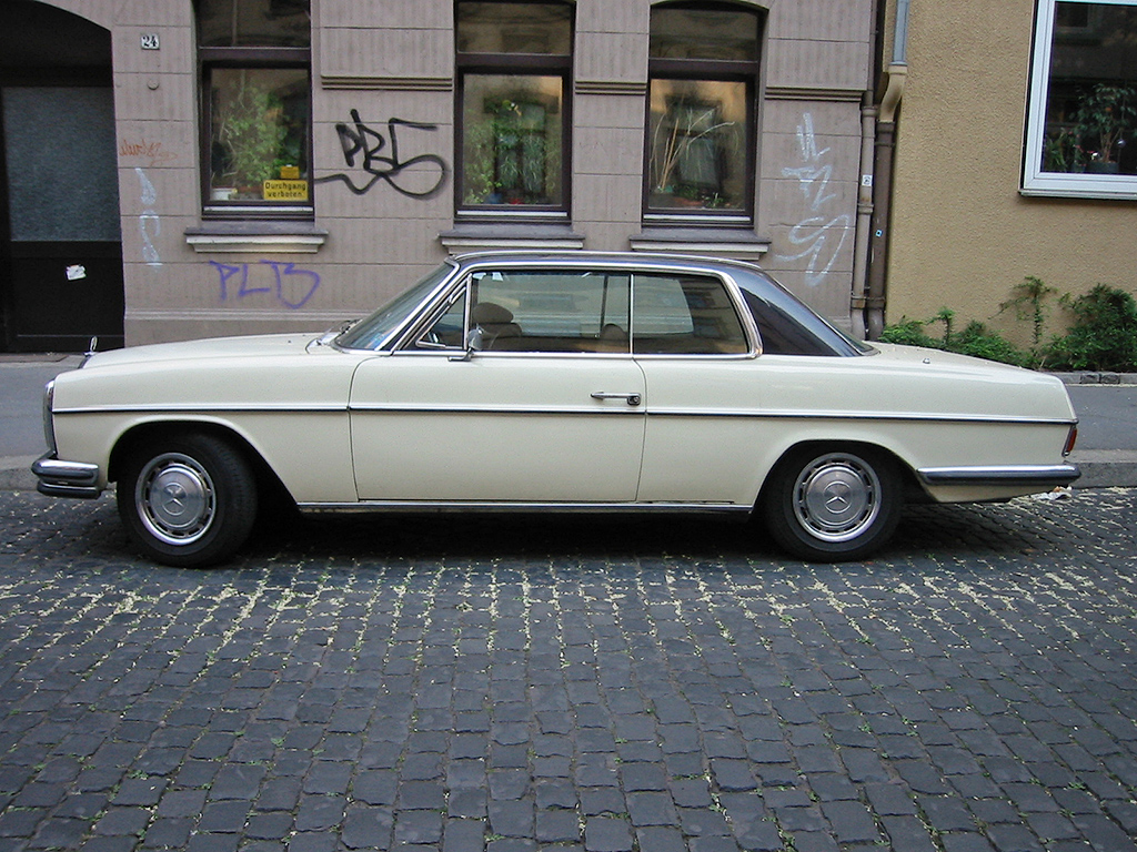 Mercedes-Benz W114 coupe