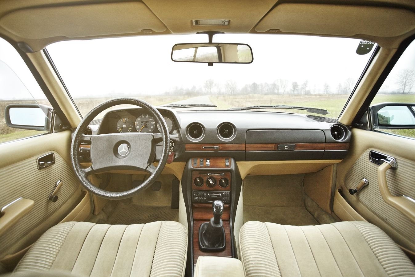 Салон Mercedes-Benz w123