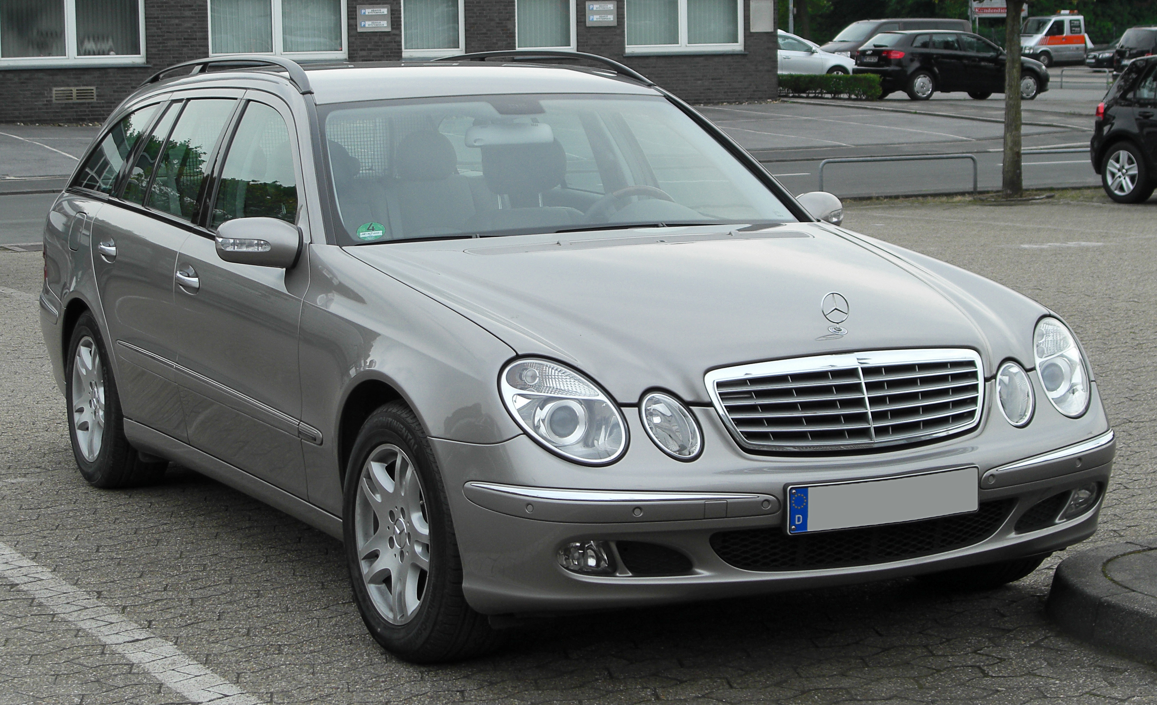 Mercedes-Benz s211