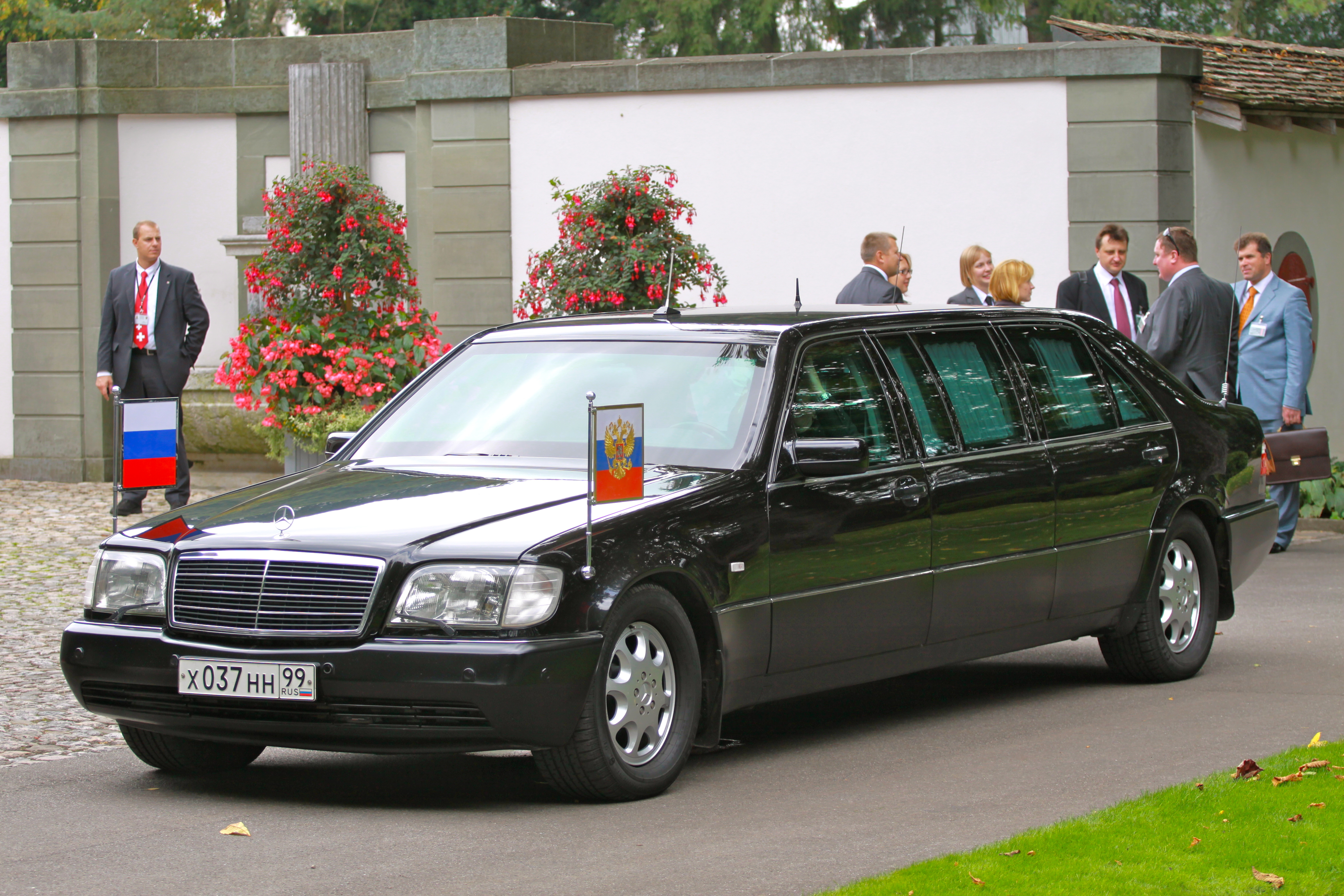 Mercedes-Benz v140 Pullman