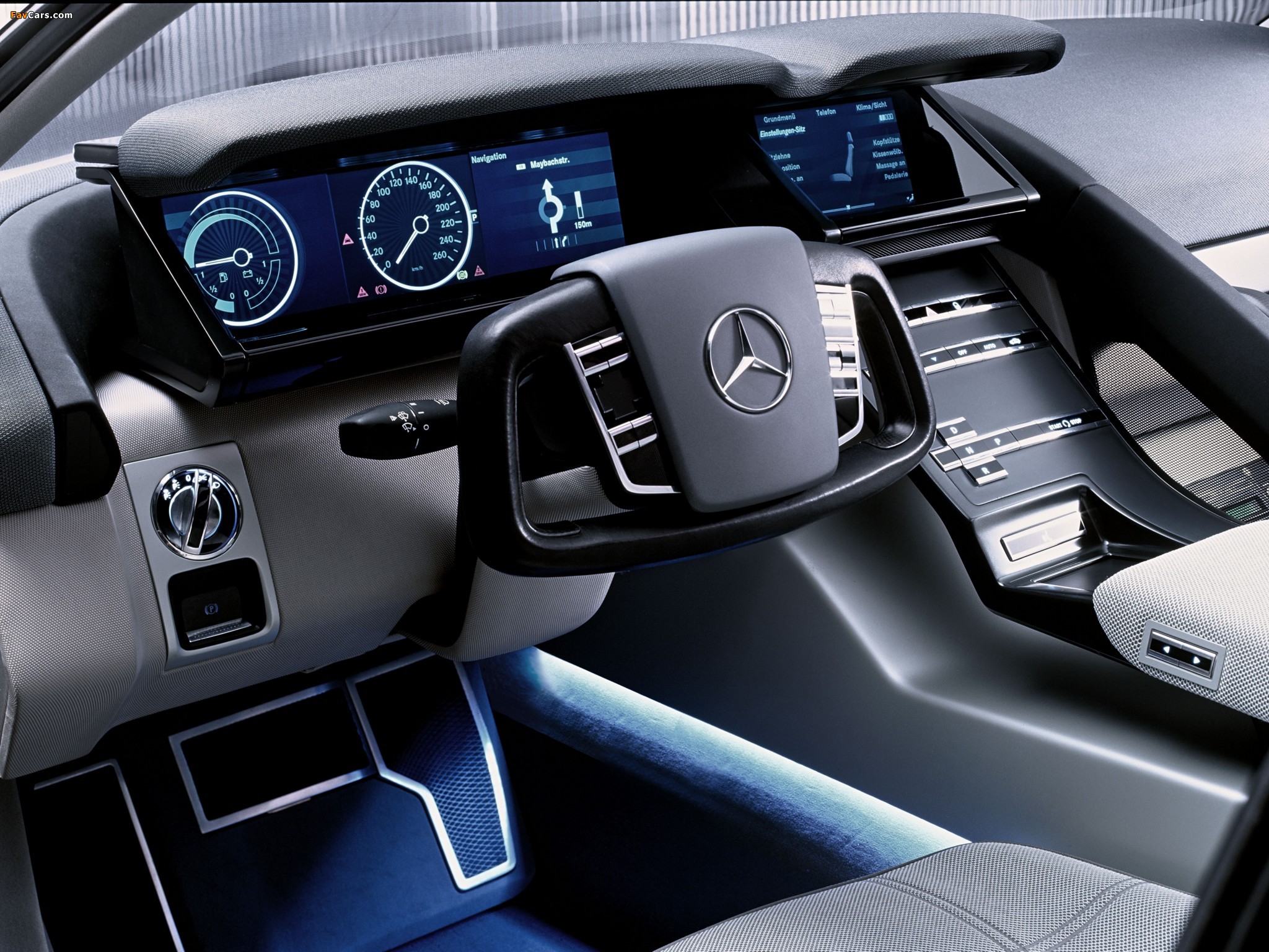 Салон Mercedes-Benz F500 Mind