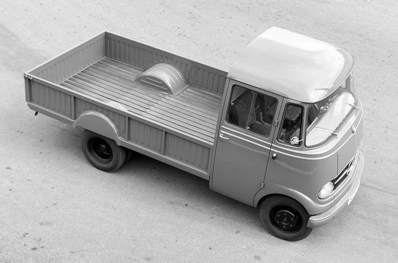 Mercedes-Benz L319