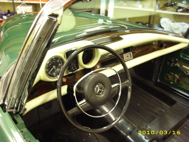 Салон Mercedes-Benz w111