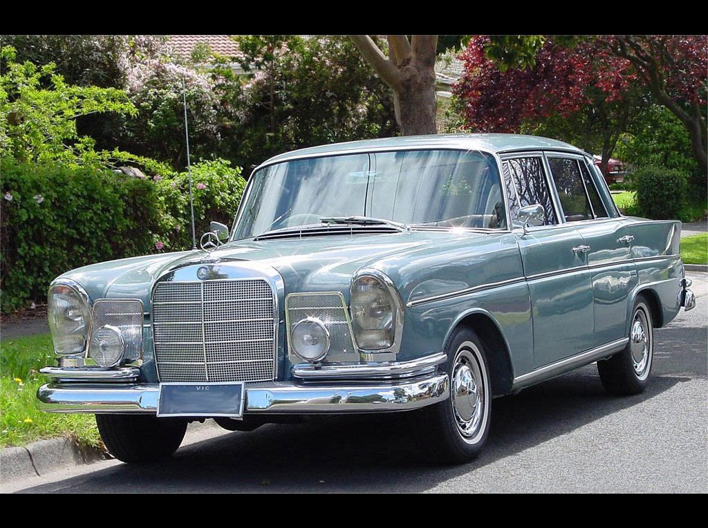Mercedes-Benz w111