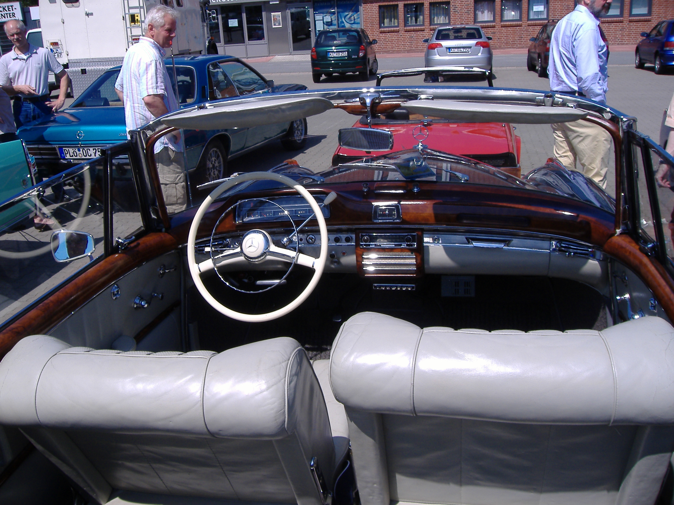 Mercedes-Benz w180 220s