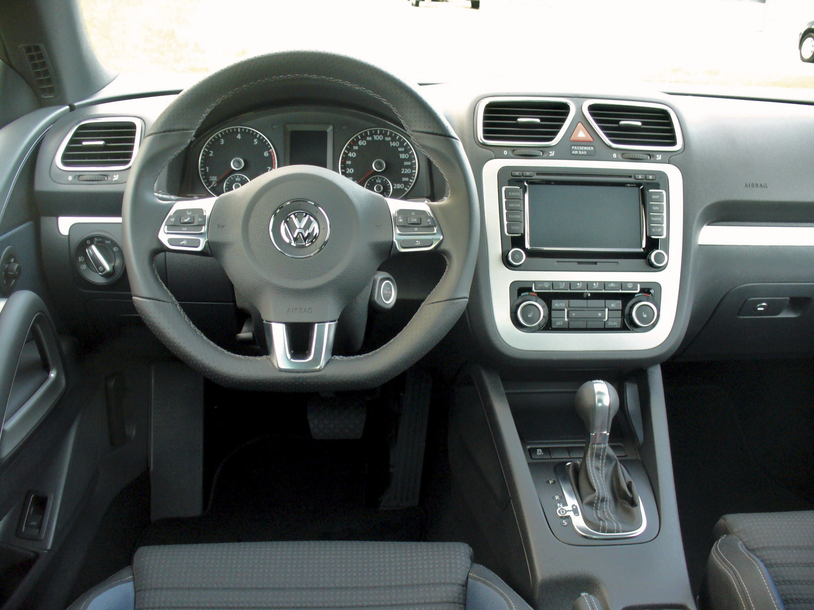 Салон Volkswagen Scirocco III