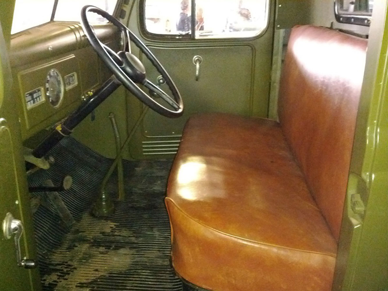 Интерьер Dodge WF-32