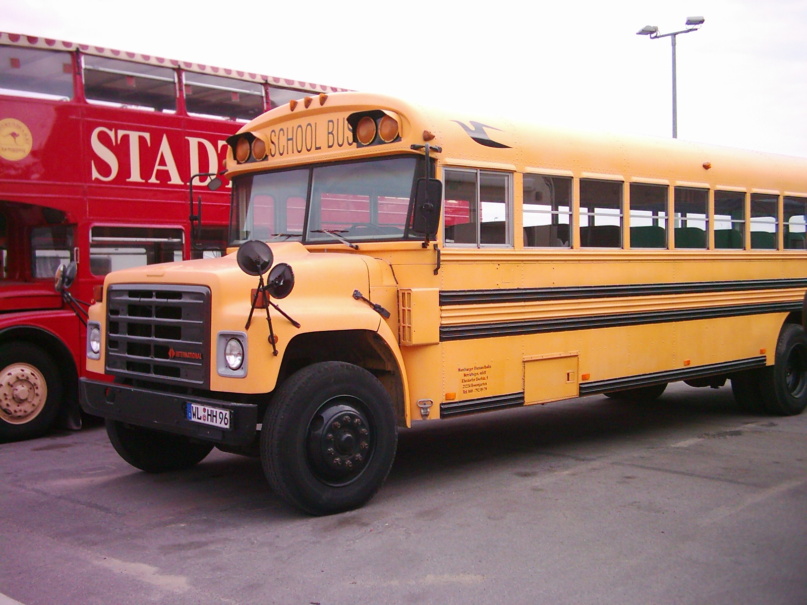 Школьный автобус International S-3300