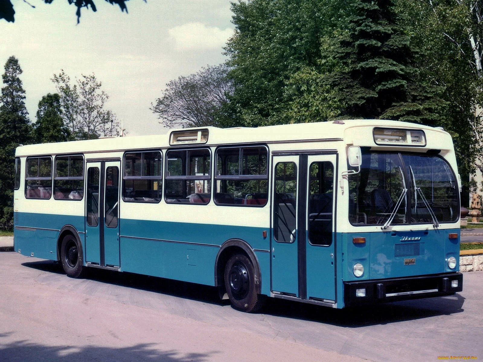 Ikarus-194