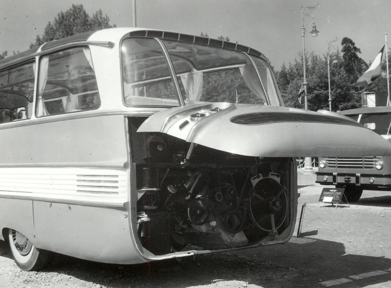 Ikarus-303