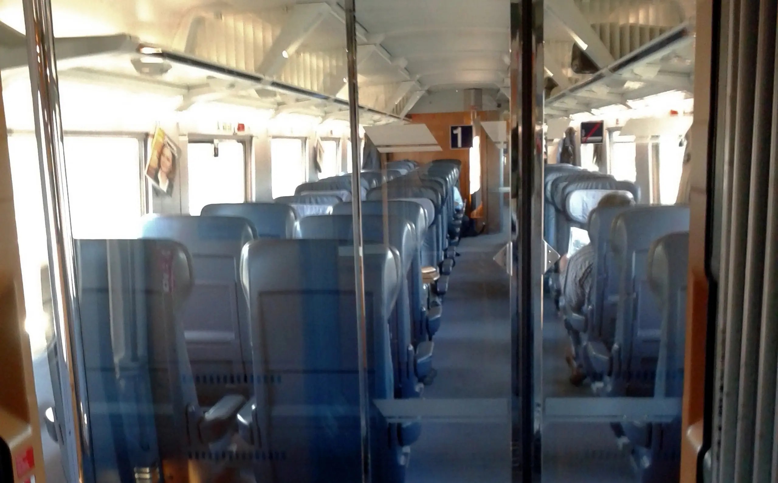 Пассажирский салон скоростного электропоезда ICE 1