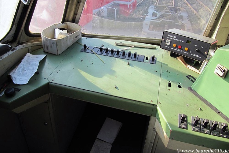 Кабина тепловоза BR 229