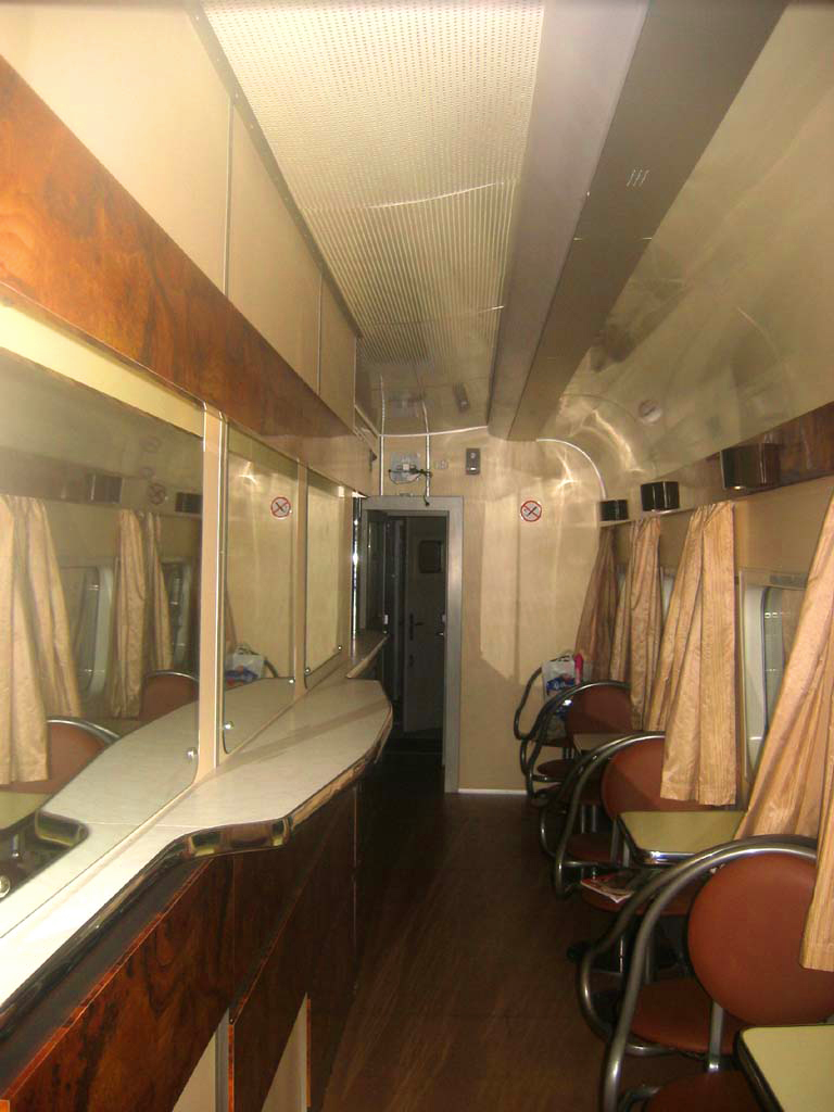 Салон вагона ресторана Эр-200