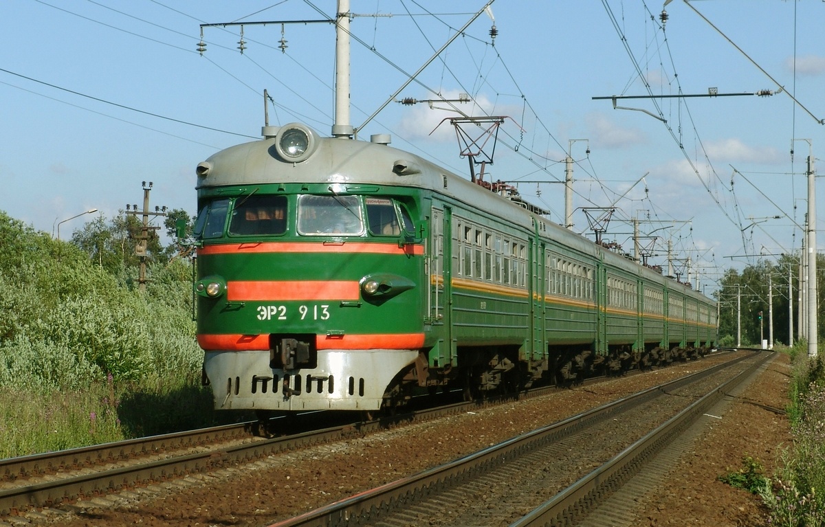 Электропоезд ЭР2