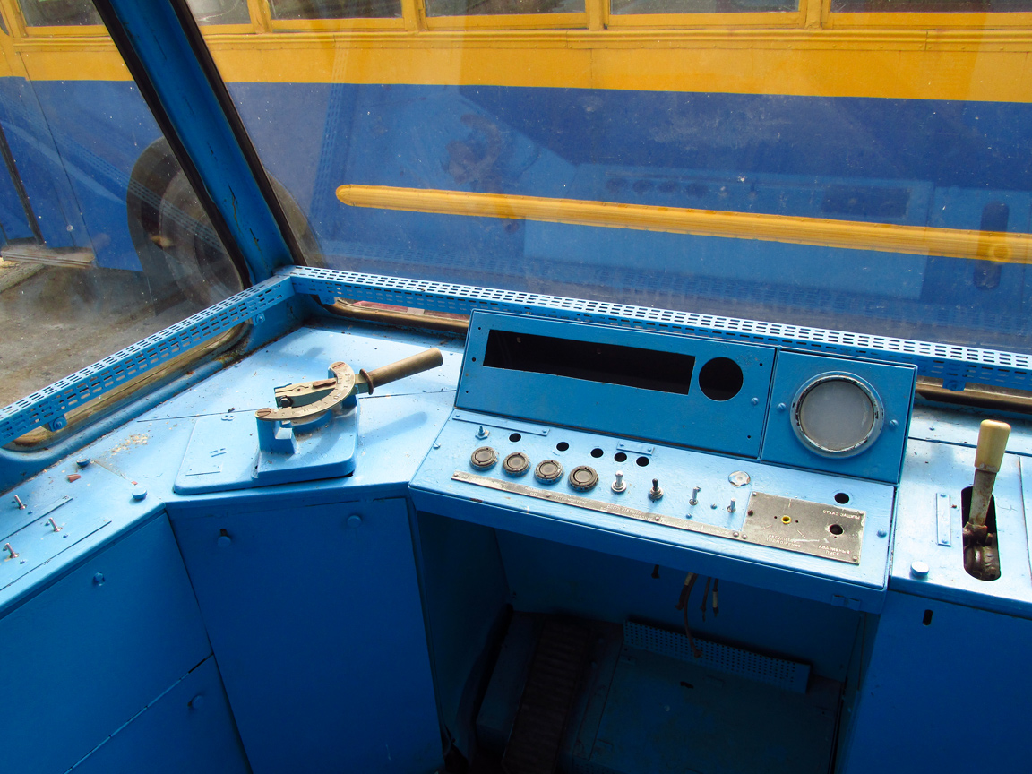 Кабина трамвая РВЗ-7