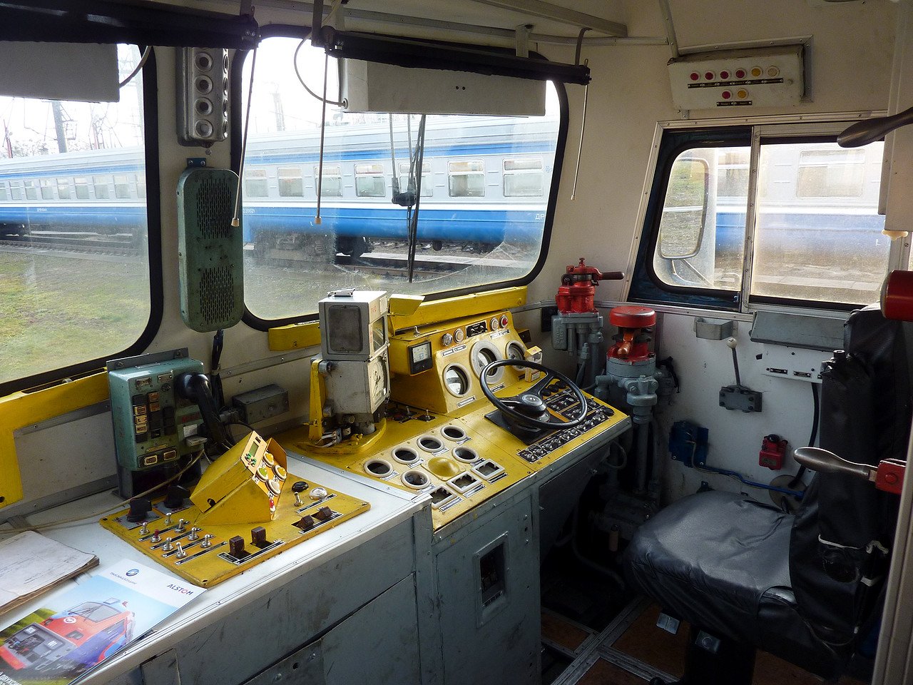Кабина тепловоза М62