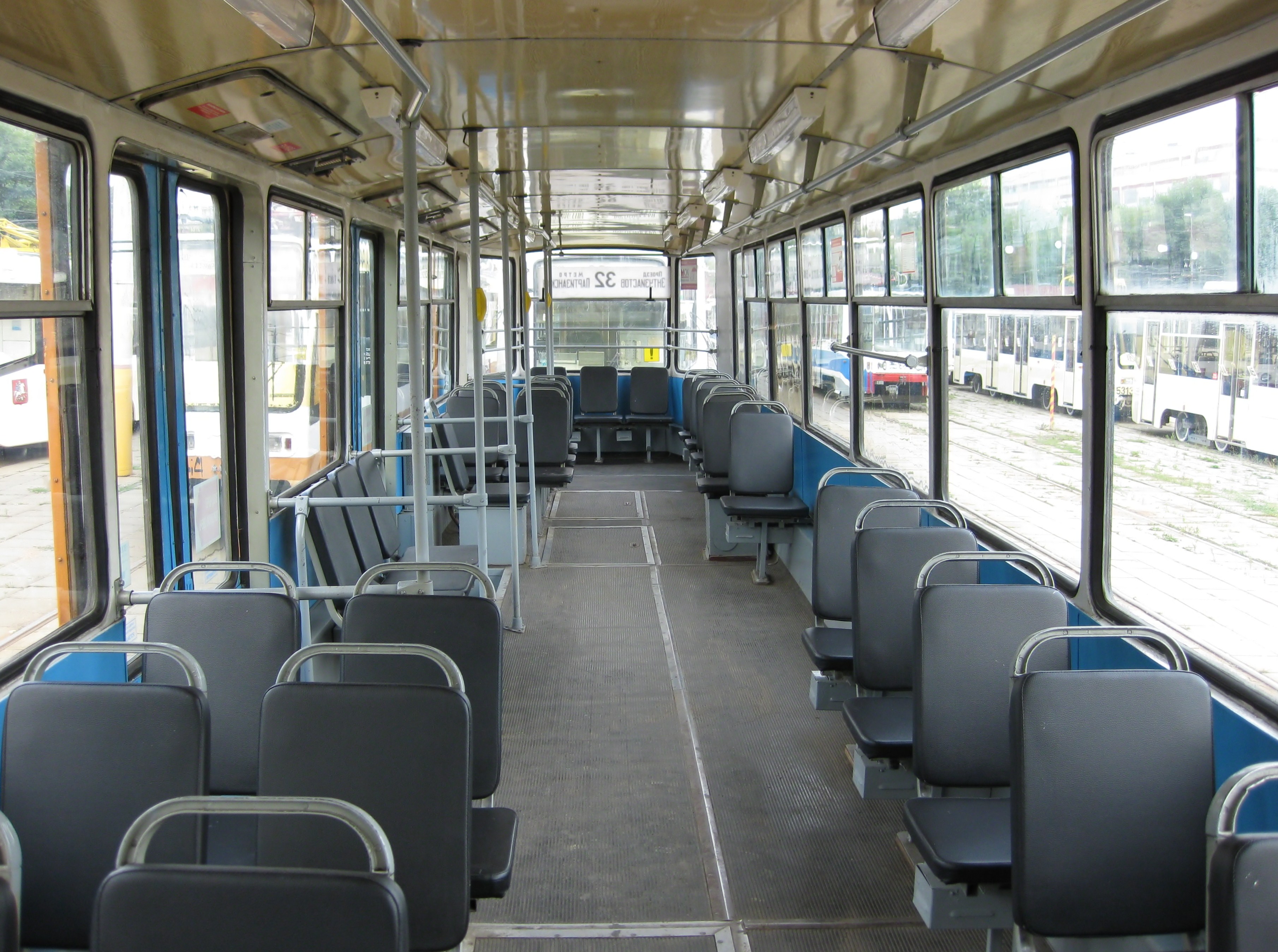 Салон вагона 71-608КМ