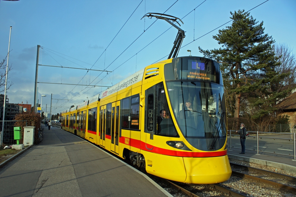 Трамвай Stadler Tango