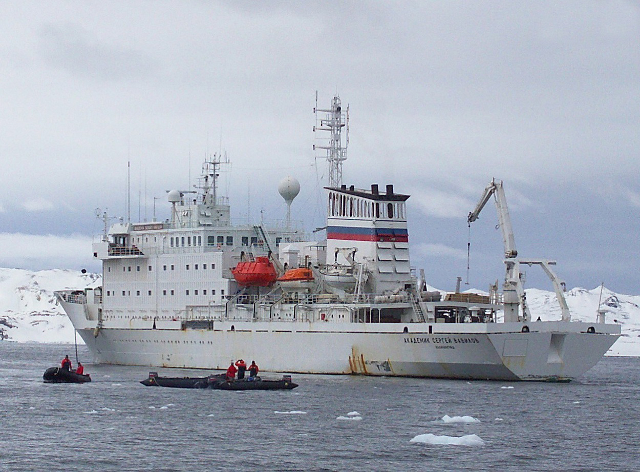 Научно-исследовательское судно Академик Сергей Вавилов