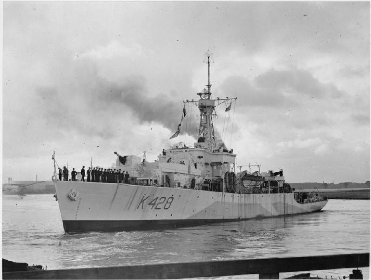 Миноносец HMS Loch Alvie