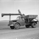 Загрузчик сеялок АС-2УМ на базе ГАЗ-51