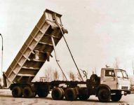 Автопоезд КамАЗ-54101 и саморазгружающийся полуприцеп ГКБ-9575