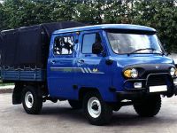 УАЗ-33094  с измененной облицовкой радиатора